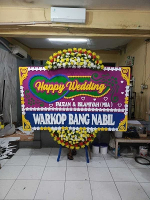 Papan Bunga di Bayem Kasembon